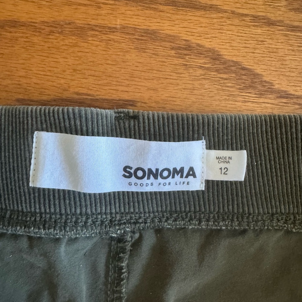 Sonoma Women's Cargo Shorts in Olive Green - Picture 3 of 3